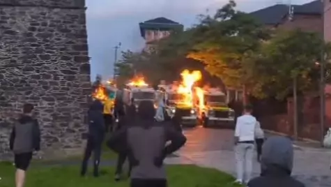 Riots News | Petrol bombs used against police officers in London Derry